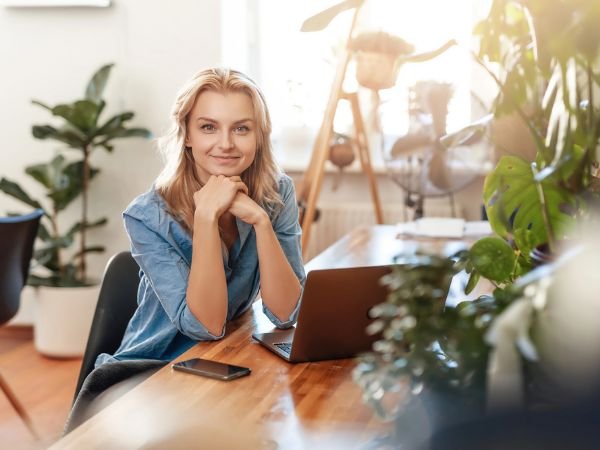 Healthcare professional who is not overwhelmed by social media Healthcare professional who is not overwhelmed by social media